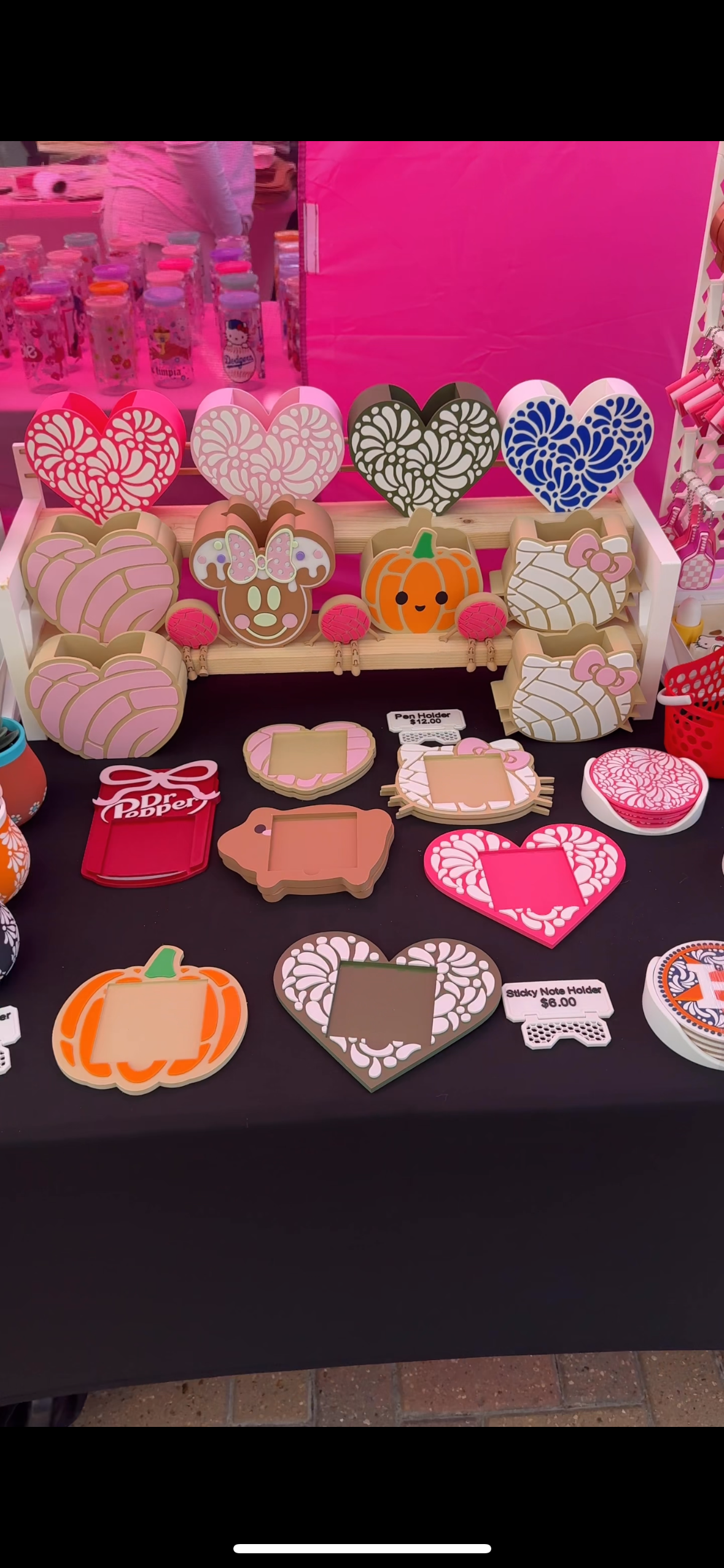 Kitty Concha Pen Holder