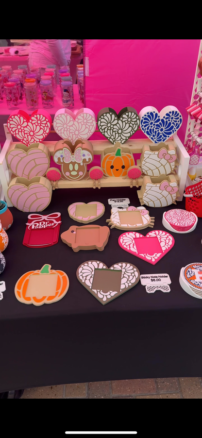 Kitty Concha Pen Holder