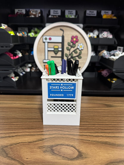 Stars Hollow Pen Holder