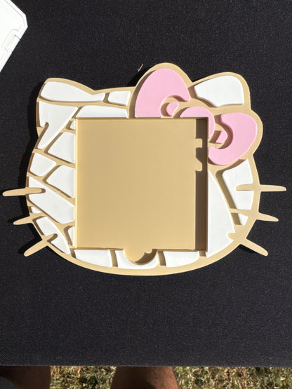 Kitty Concha Pen Holder