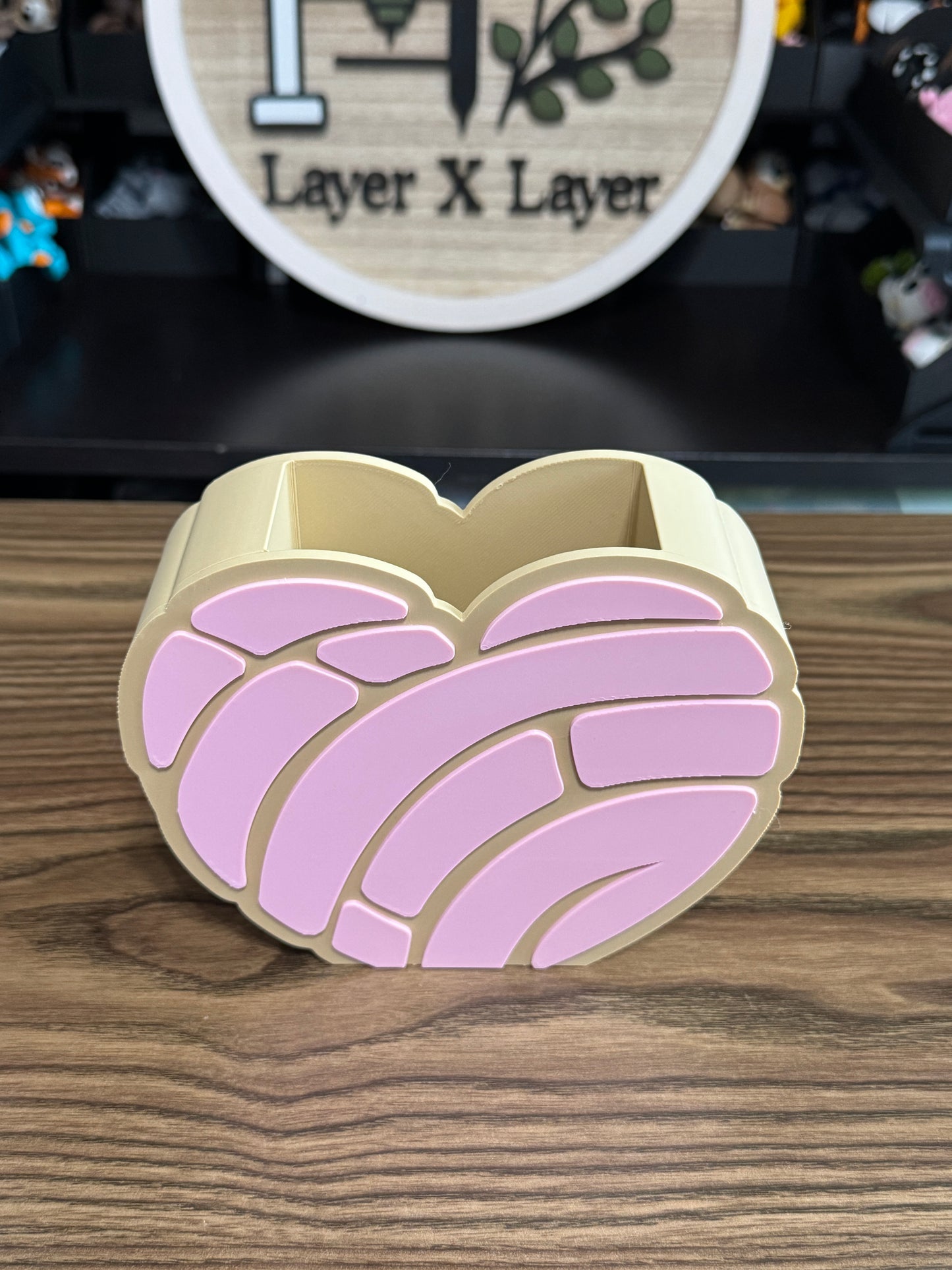 Concha Post-It Note Holder & Pencil/Pen Holder